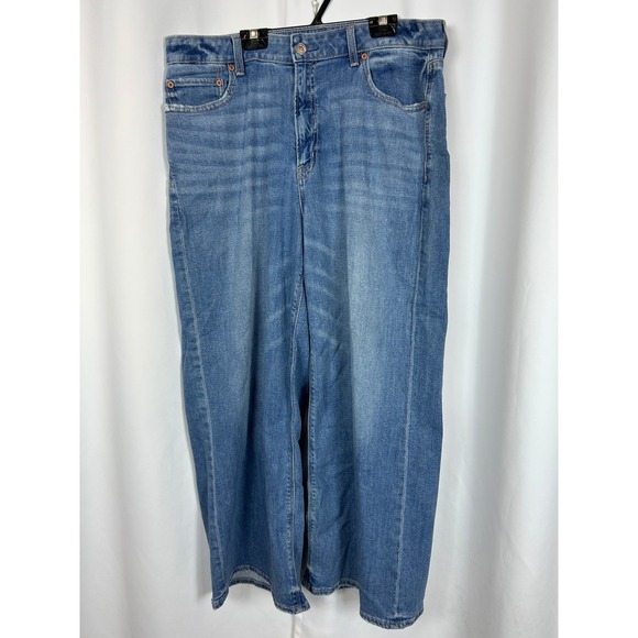 American Eagle Outfitters Denim - American Eagle Super High-Rise Baggy Wide Leg Jeans Medium Wash Size 12 Short